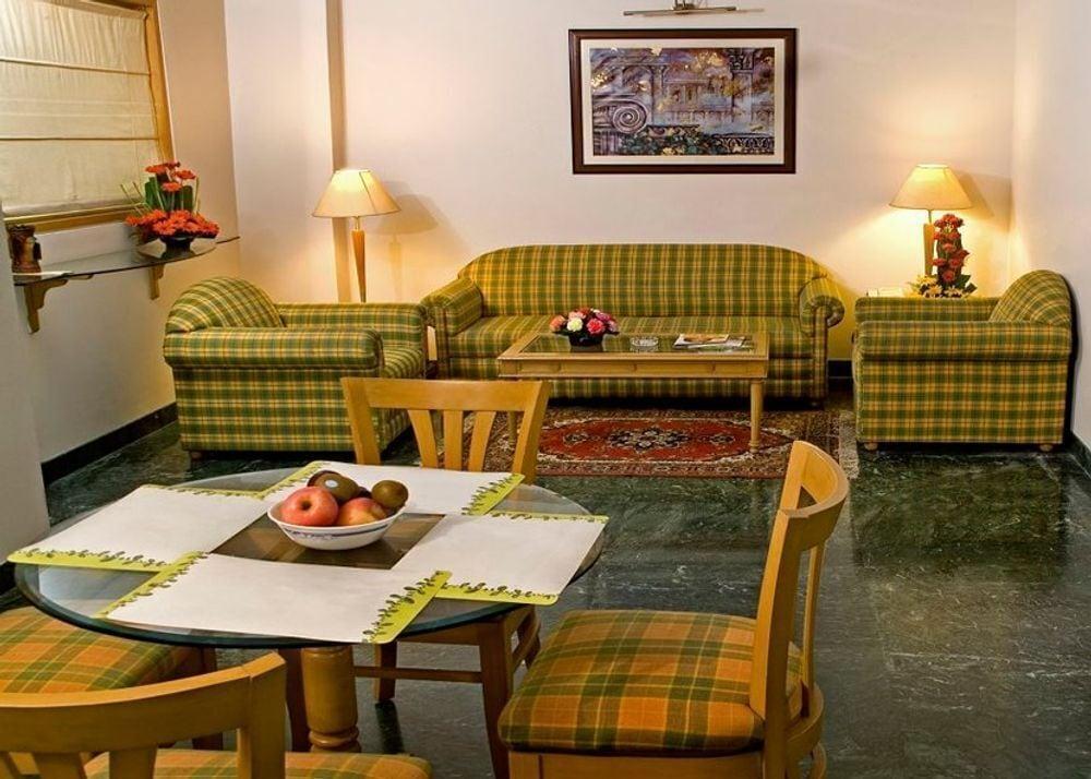 ซาวอย สวีทส์ นอยดา เดลี เอ็นซีอาร์ Hotel โนอิดา ภายนอก รูปภาพ