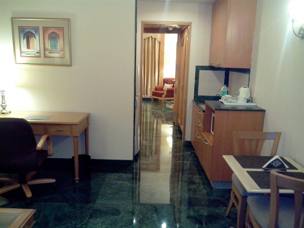 ซาวอย สวีทส์ นอยดา เดลี เอ็นซีอาร์ Hotel โนอิดา ภายนอก รูปภาพ
