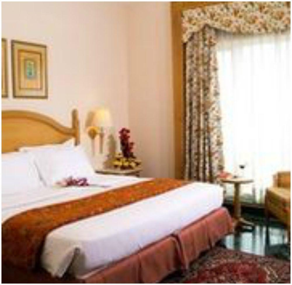ซาวอย สวีทส์ นอยดา เดลี เอ็นซีอาร์ Hotel โนอิดา ภายนอก รูปภาพ