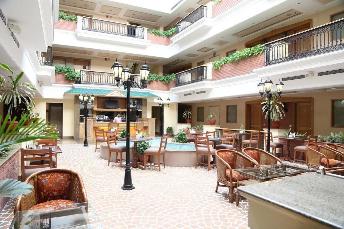 ซาวอย สวีทส์ นอยดา เดลี เอ็นซีอาร์ Hotel โนอิดา ภายนอก รูปภาพ