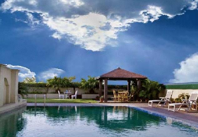 ซาวอย สวีทส์ นอยดา เดลี เอ็นซีอาร์ Hotel โนอิดา ภายนอก รูปภาพ
